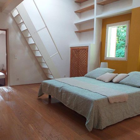 Maison Au Coeur De Fontaine De Vaucluse, Nichee Sur Le Rocher Et Surplombant La Sorgue 외부 사진