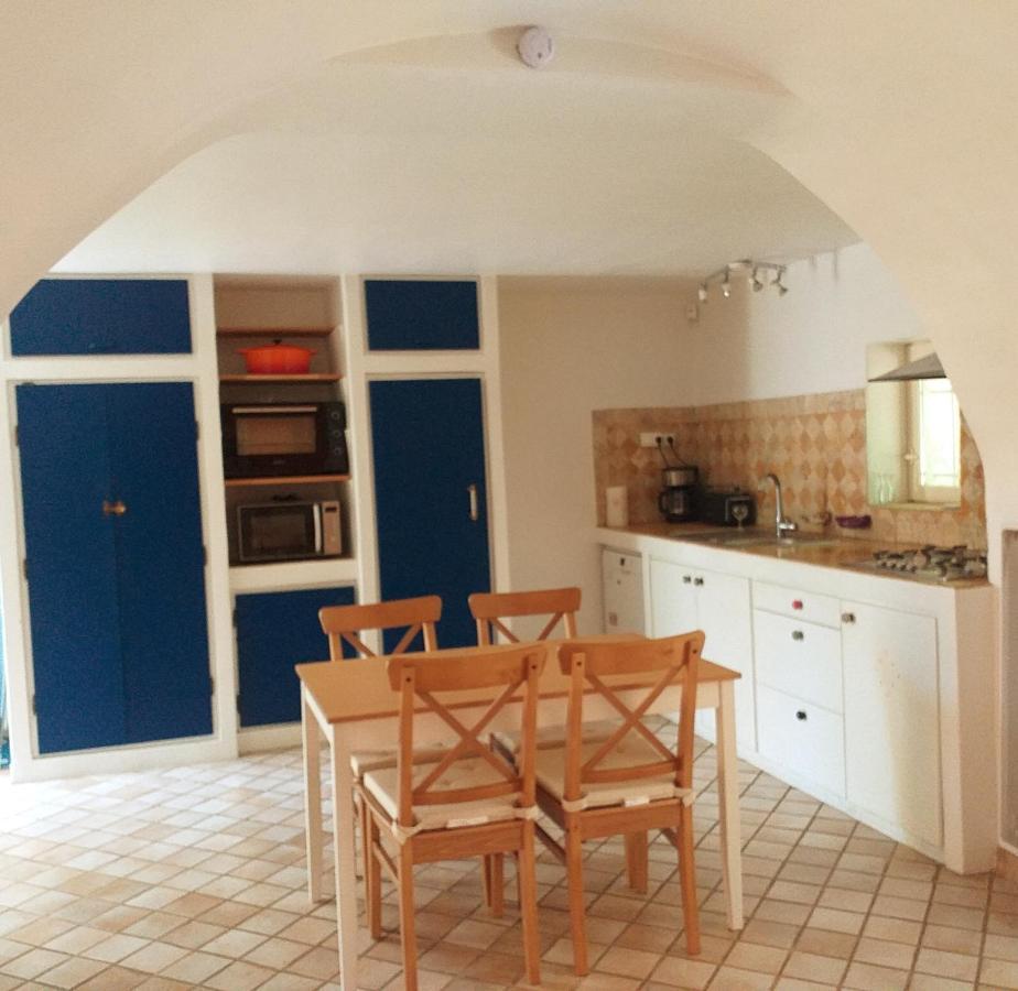 Maison Au Coeur De Fontaine De Vaucluse, Nichee Sur Le Rocher Et Surplombant La Sorgue 외부 사진