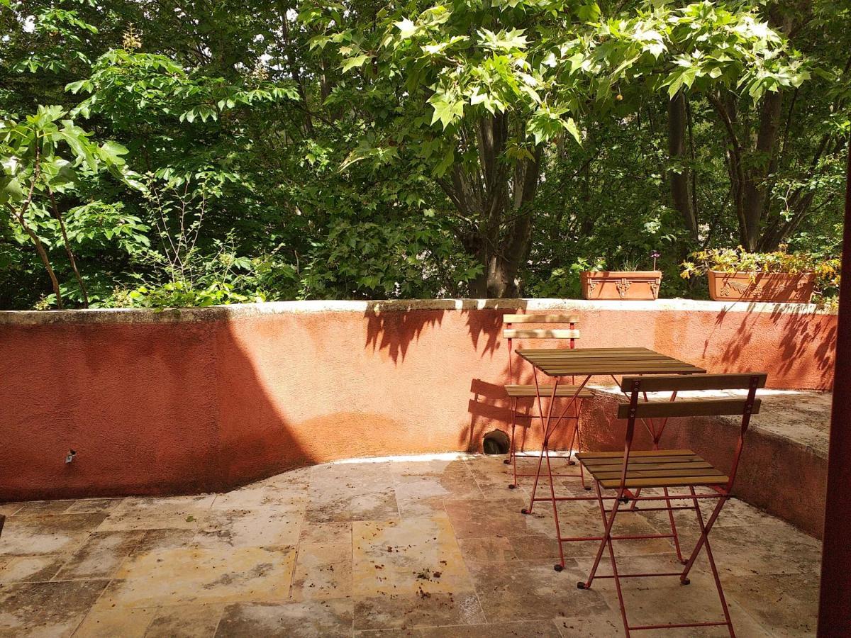 Maison Au Coeur De Fontaine De Vaucluse, Nichee Sur Le Rocher Et Surplombant La Sorgue 외부 사진