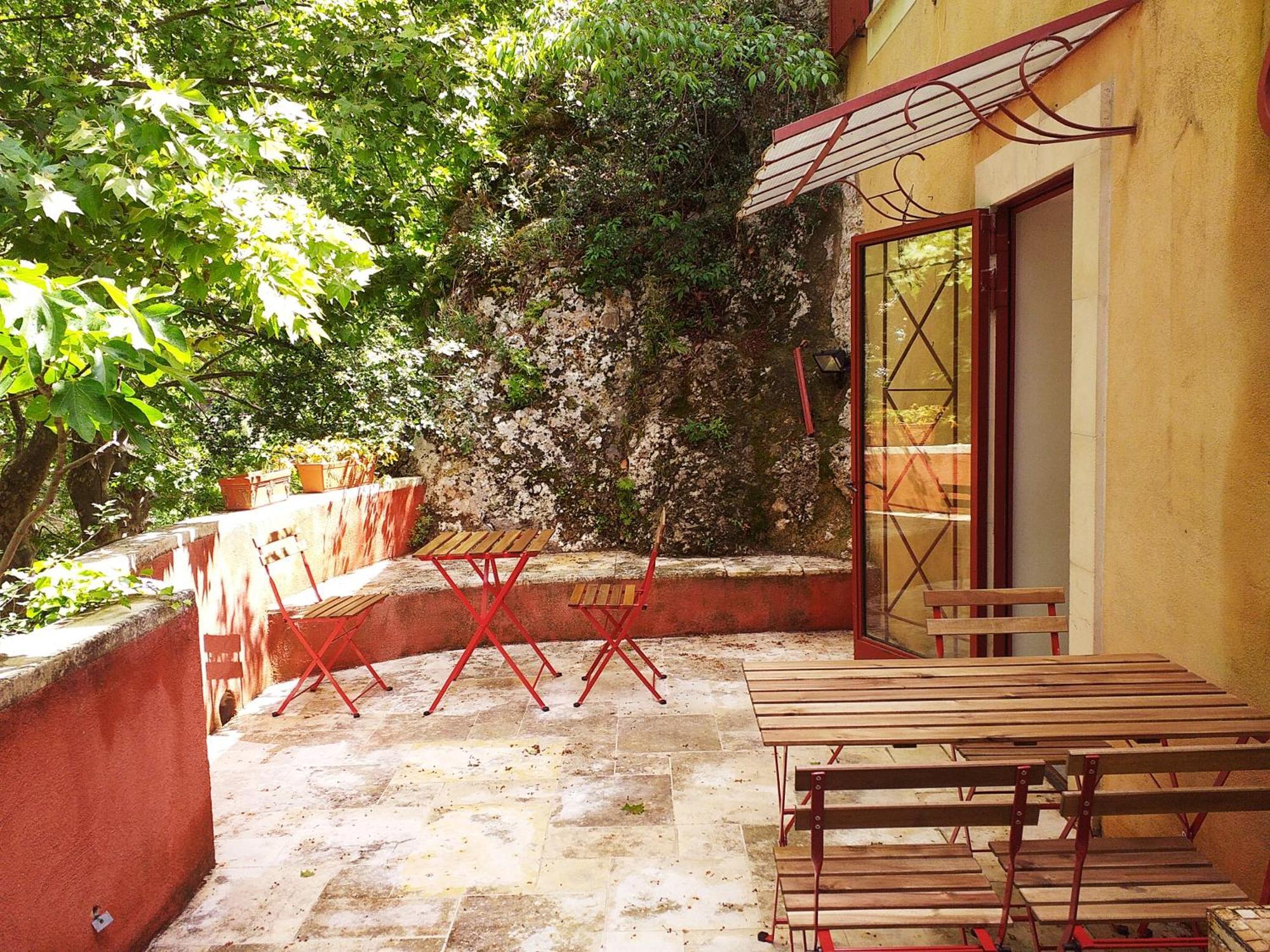 Maison Au Coeur De Fontaine De Vaucluse, Nichee Sur Le Rocher Et Surplombant La Sorgue 외부 사진